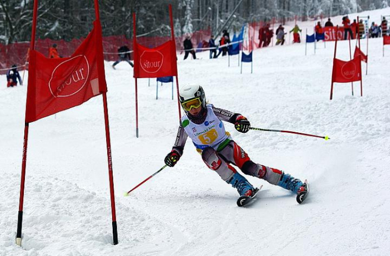 Alpští lyžaři skončili, premiéru si odbyli snowboardisté